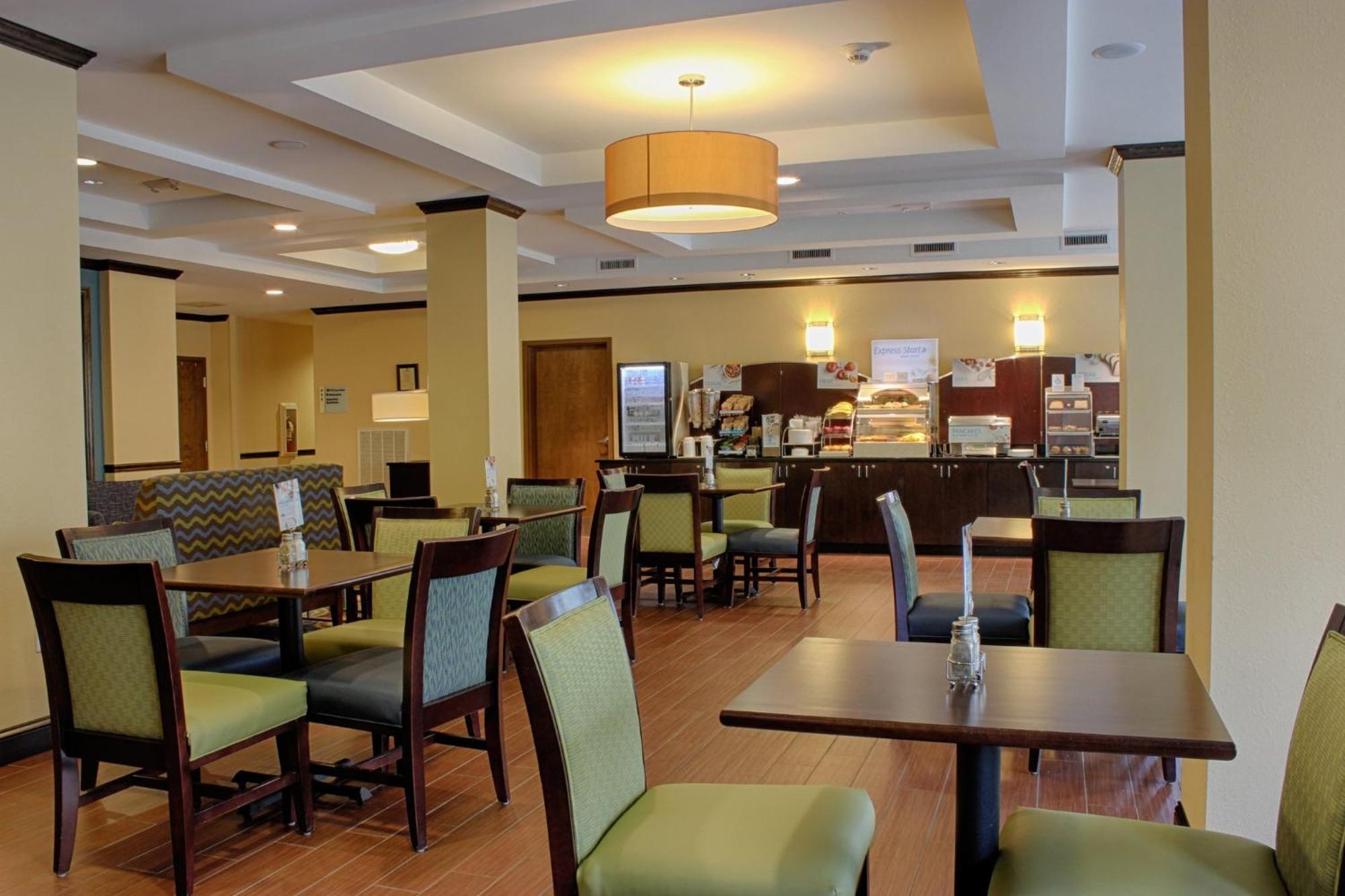 Holiday Inn Express & Suites Lebanon By Ihg Exterior photo