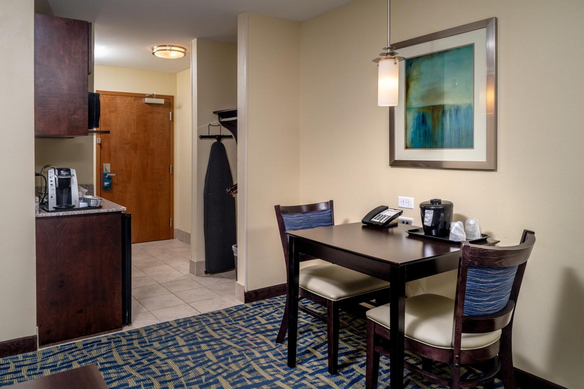 Holiday Inn Express & Suites Lebanon By Ihg Exterior photo