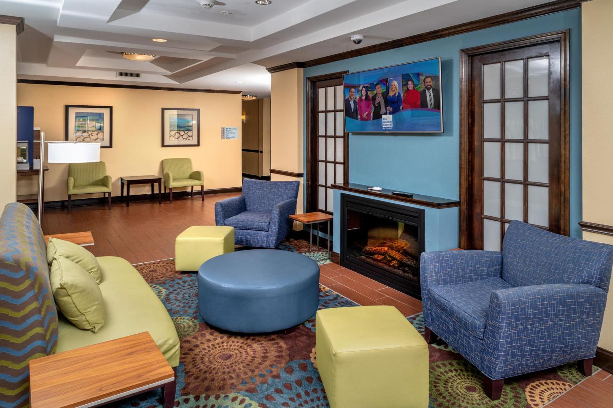 Holiday Inn Express & Suites Lebanon By Ihg Exterior photo