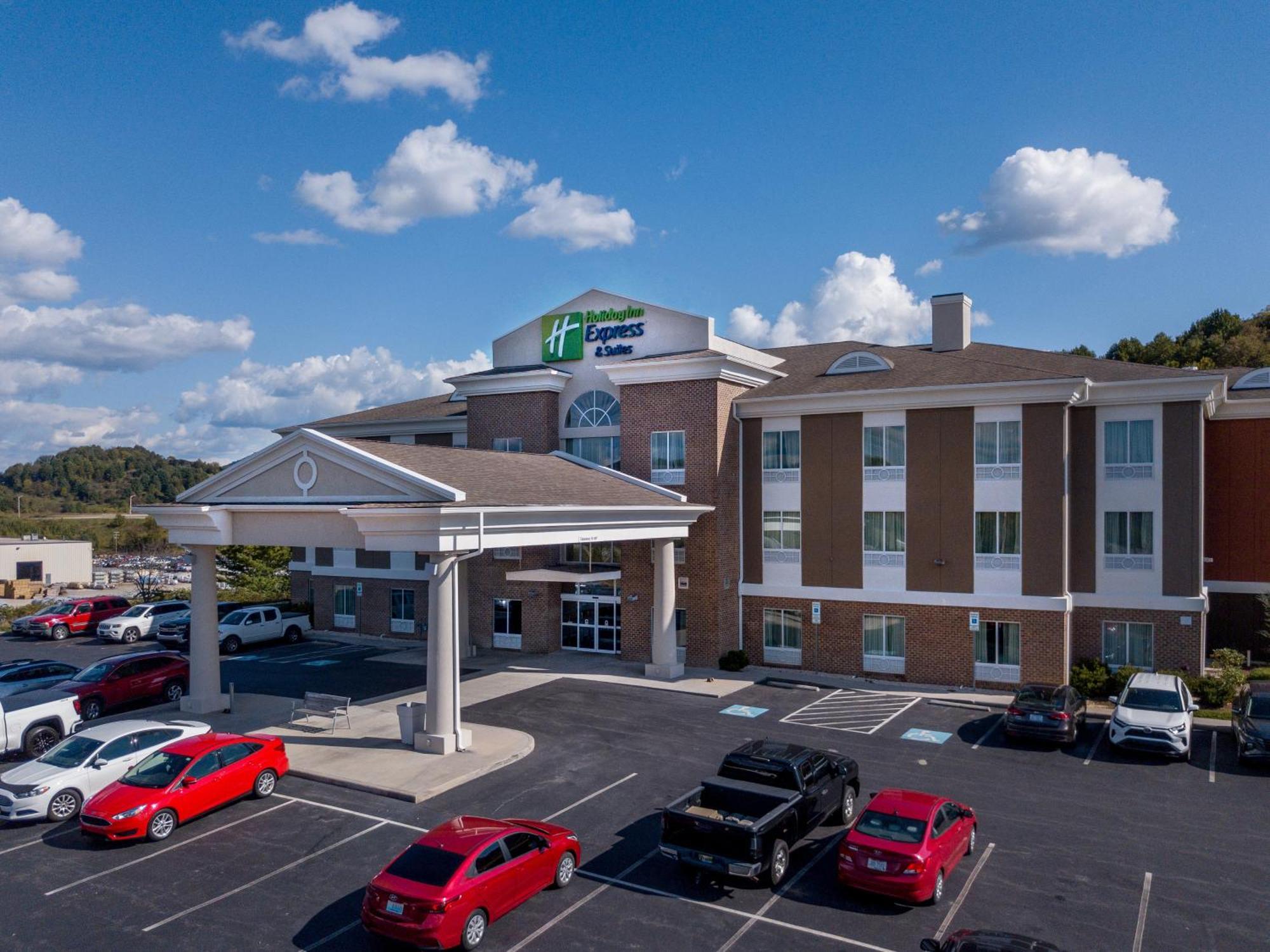 Holiday Inn Express & Suites Lebanon By Ihg Exterior photo